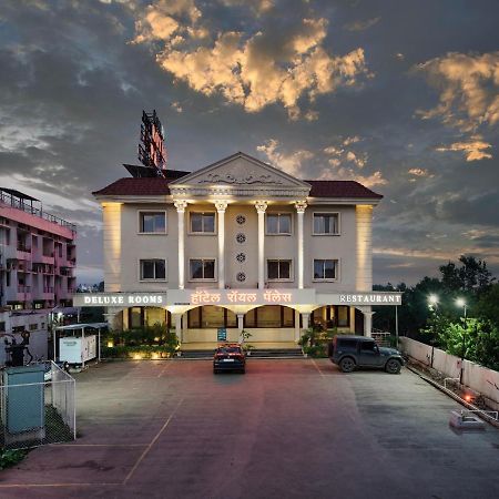 Hotel Royal Palace Karād Exteriér fotografie